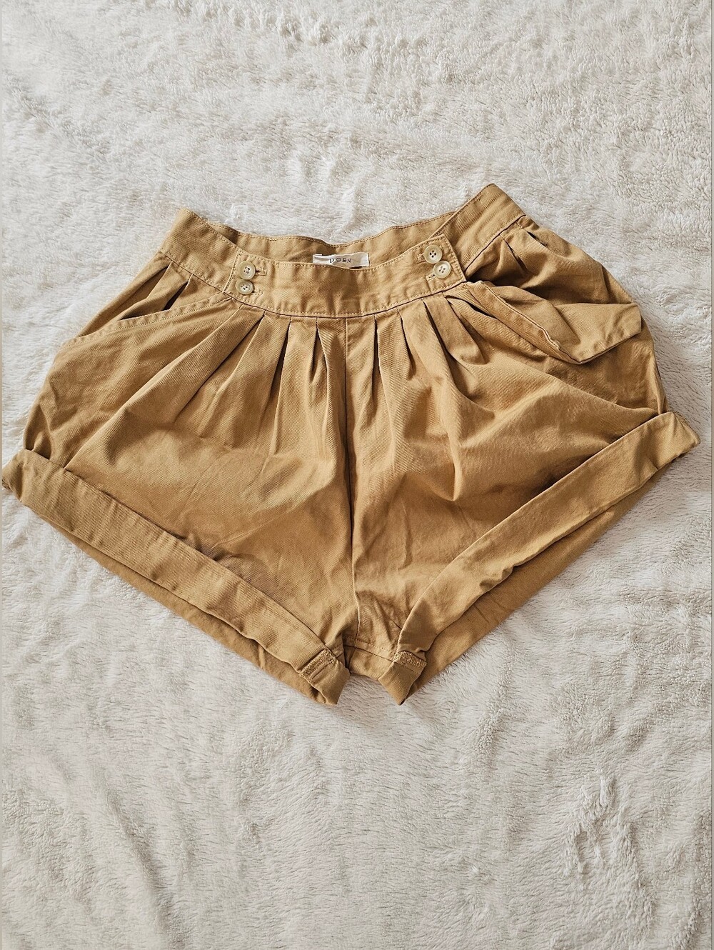 Doen High-Waist Pleated Shorts in Tan